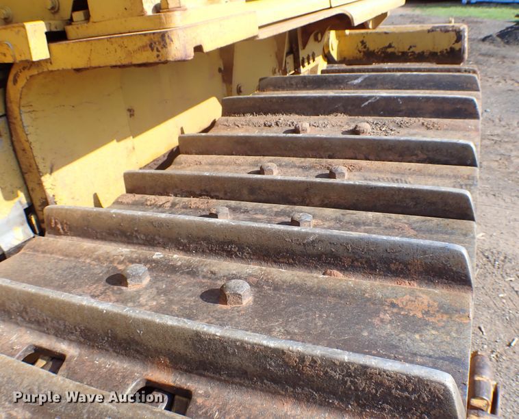 image for item MF9403 1985 Caterpillar D6D  dozer