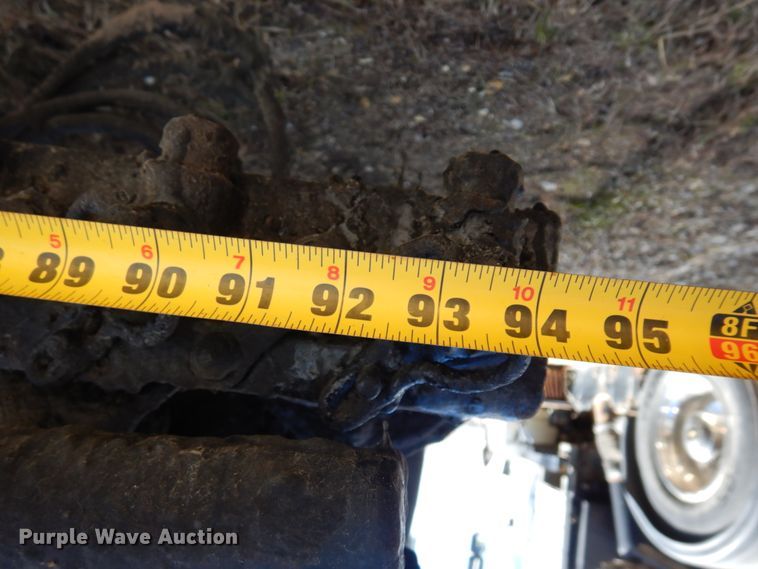 image for item MF9554 1999 International 4700  oil distributor truck