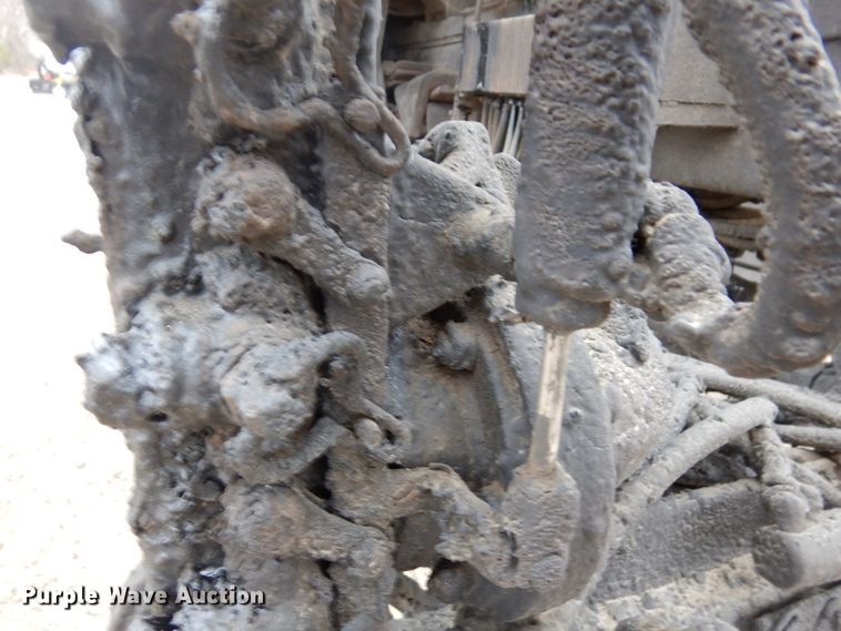 image for item MF9554 1999 International 4700  oil distributor truck