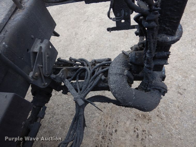 image for item MF9554 1999 International 4700  oil distributor truck