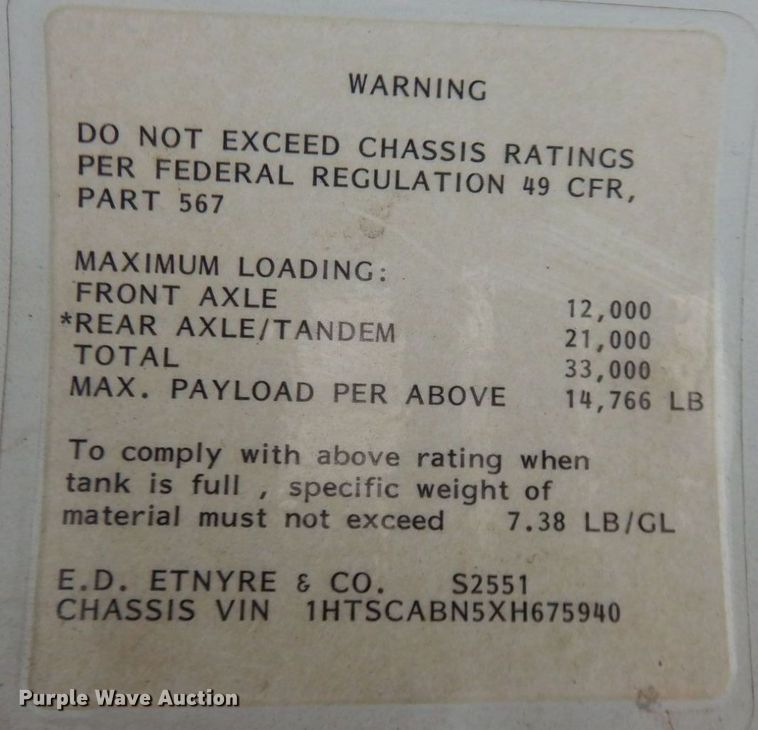 image for item MF9554 1999 International 4700  oil distributor truck