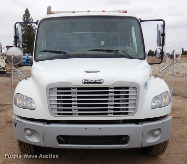 image for item MF9555 2008 Freightliner M2 106  street sweeper truck