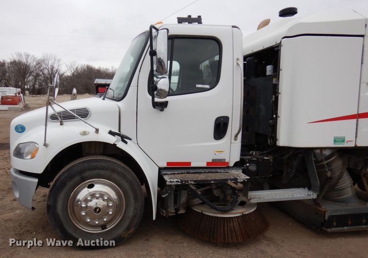 image for item MF9555 2008 Freightliner M2 106  street sweeper truck