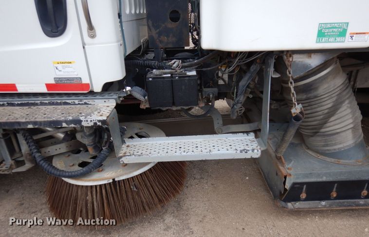 image for item MF9555 2008 Freightliner M2 106  street sweeper truck