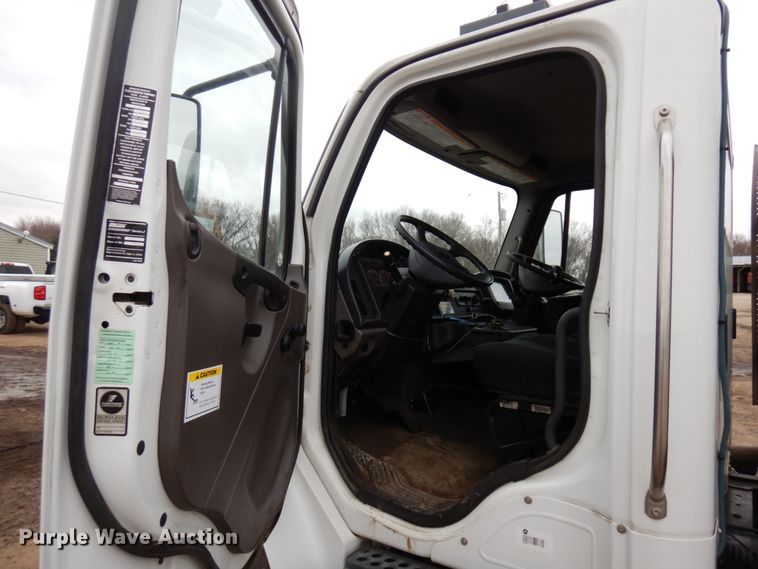 image for item MF9555 2008 Freightliner M2 106  street sweeper truck