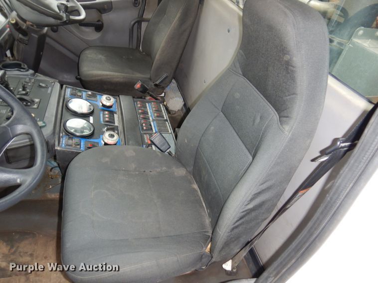 image for item MF9555 2008 Freightliner M2 106  street sweeper truck