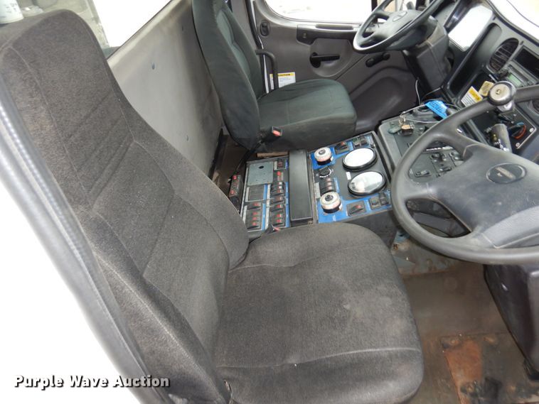 image for item MF9555 2008 Freightliner M2 106  street sweeper truck