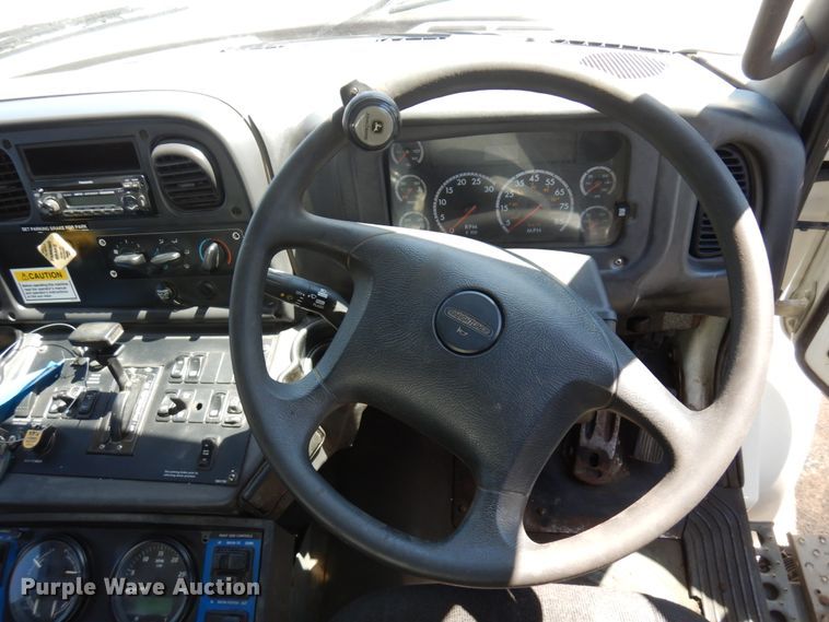 image for item MF9555 2008 Freightliner M2 106  street sweeper truck