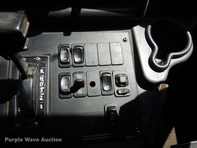 image for item MF9555 2008 Freightliner M2 106  street sweeper truck