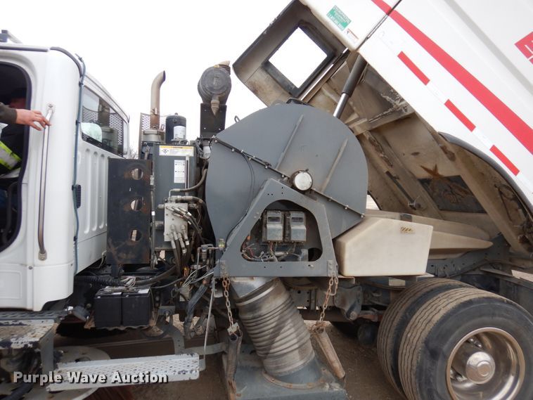 image for item MF9555 2008 Freightliner M2 106  street sweeper truck