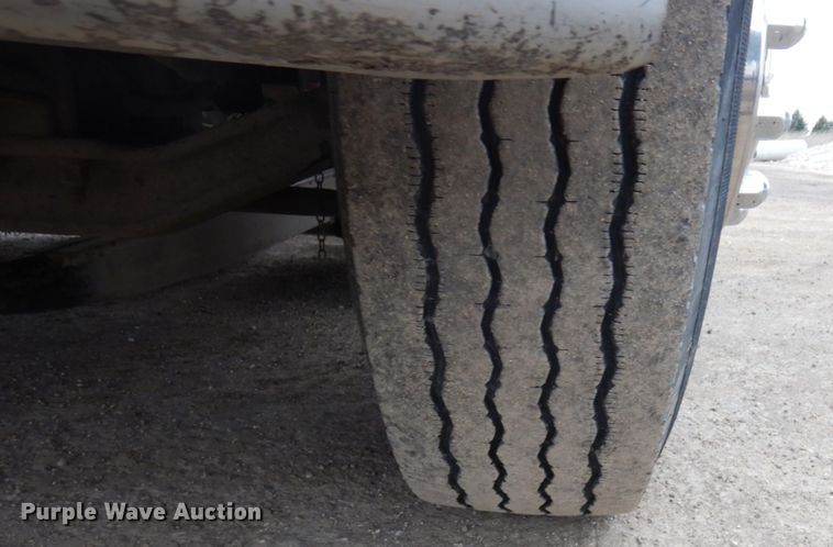 image for item MF9555 2008 Freightliner M2 106  street sweeper truck