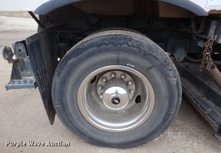 image for item MF9555 2008 Freightliner M2 106  street sweeper truck