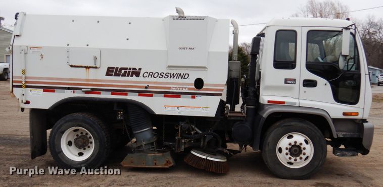 image for item MF9556 1998 GMC T7500  street sweeper truck