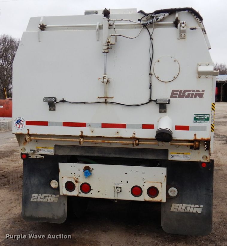 image for item MF9556 1998 GMC T7500  street sweeper truck