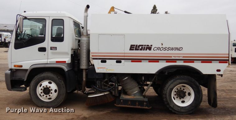 image for item MF9556 1998 GMC T7500  street sweeper truck
