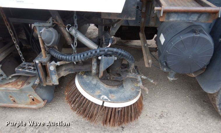 image for item MF9556 1998 GMC T7500  street sweeper truck