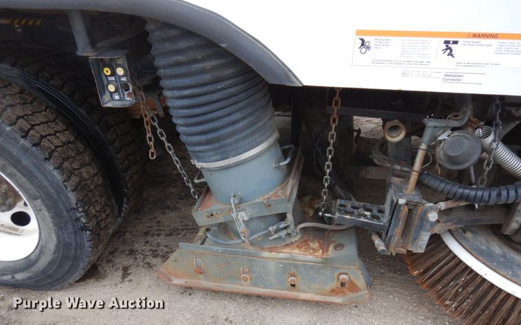 image for item MF9556 1998 GMC T7500  street sweeper truck