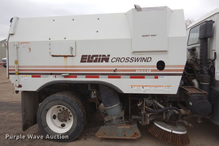 image for item MF9556 1998 GMC T7500  street sweeper truck