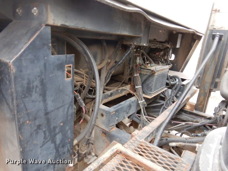 image for item MF9556 1998 GMC T7500  street sweeper truck