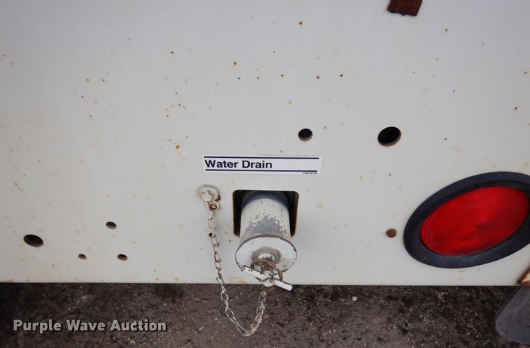 image for item MF9556 1998 GMC T7500  street sweeper truck