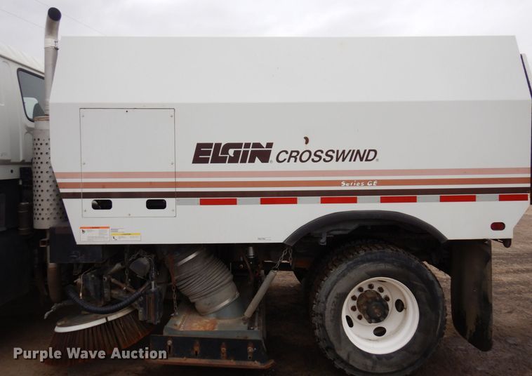 image for item MF9556 1998 GMC T7500  street sweeper truck