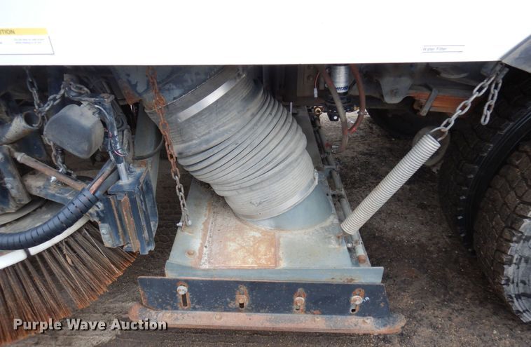 image for item MF9556 1998 GMC T7500  street sweeper truck