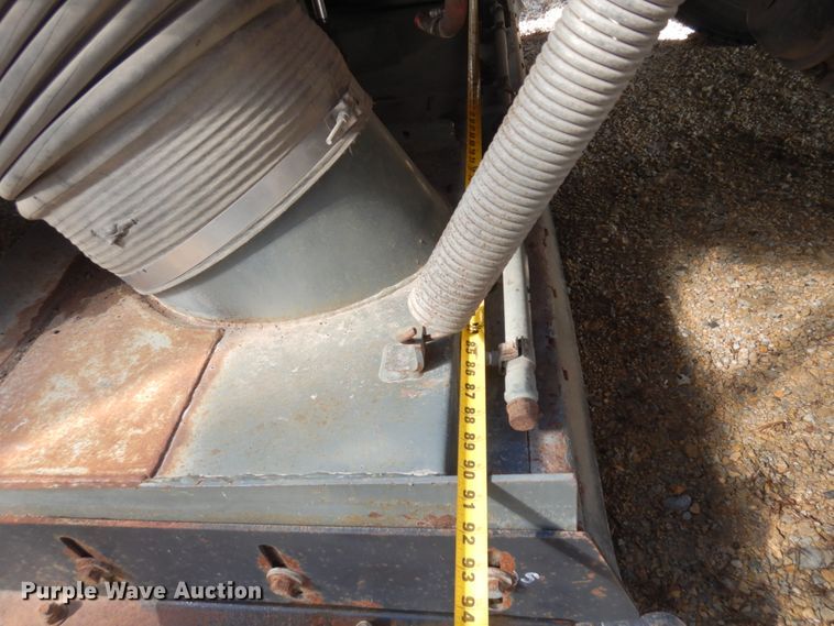 image for item MF9556 1998 GMC T7500  street sweeper truck