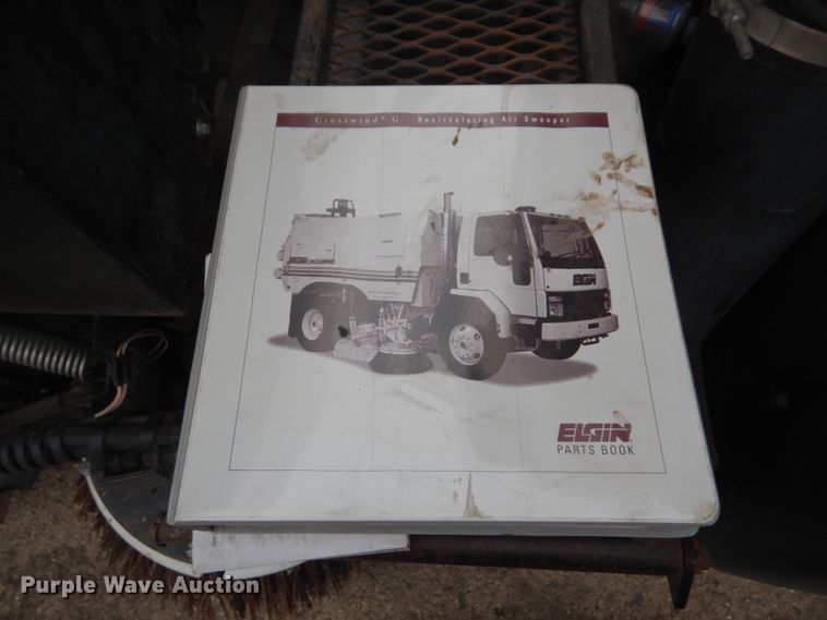 image for item MF9556 1998 GMC T7500  street sweeper truck