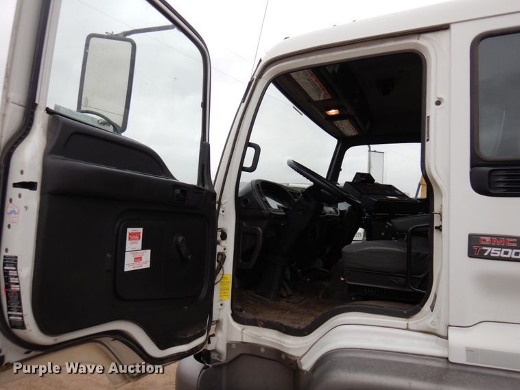 image for item MF9556 1998 GMC T7500  street sweeper truck