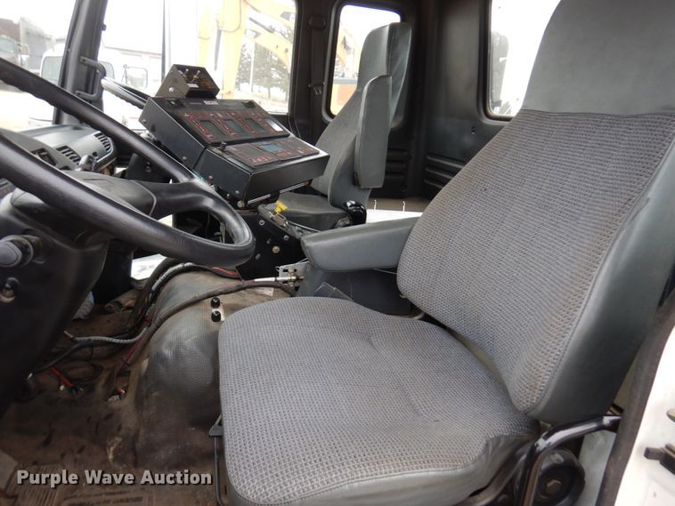 image for item MF9556 1998 GMC T7500  street sweeper truck