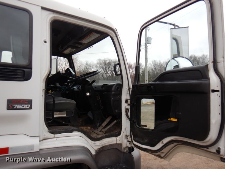 image for item MF9556 1998 GMC T7500  street sweeper truck