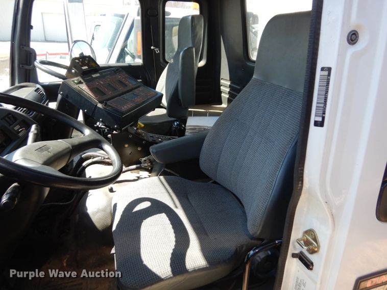 image for item MF9556 1998 GMC T7500  street sweeper truck