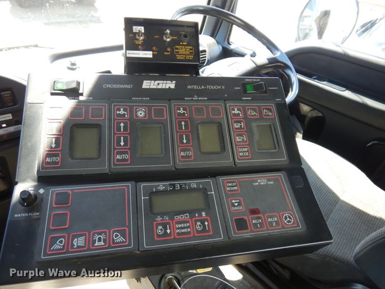 image for item MF9556 1998 GMC T7500  street sweeper truck