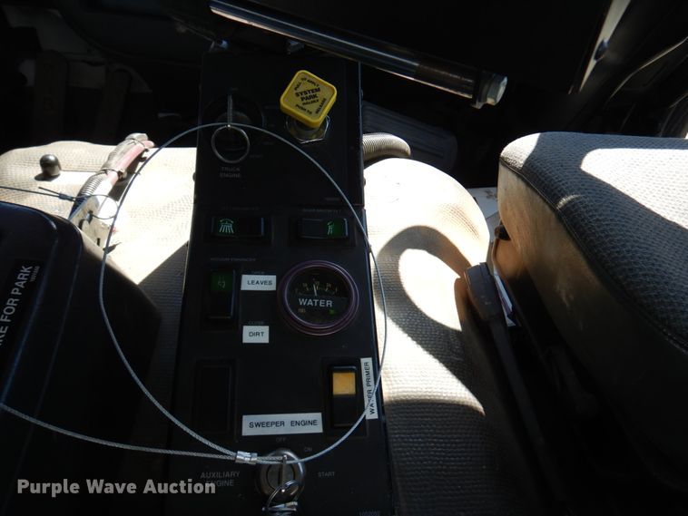 image for item MF9556 1998 GMC T7500  street sweeper truck