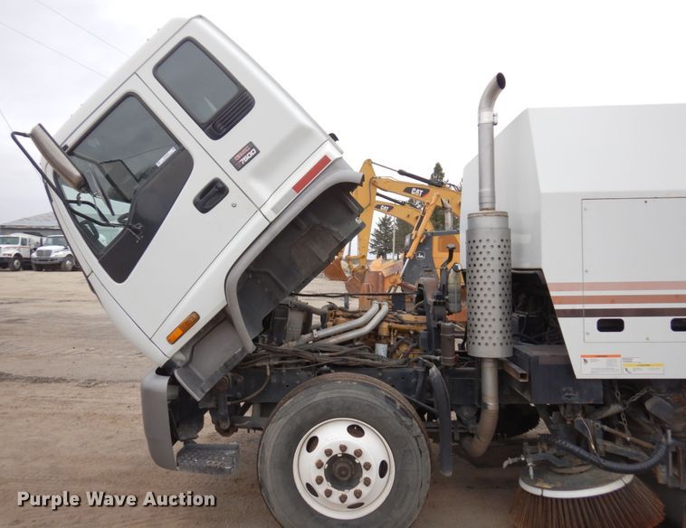 image for item MF9556 1998 GMC T7500  street sweeper truck