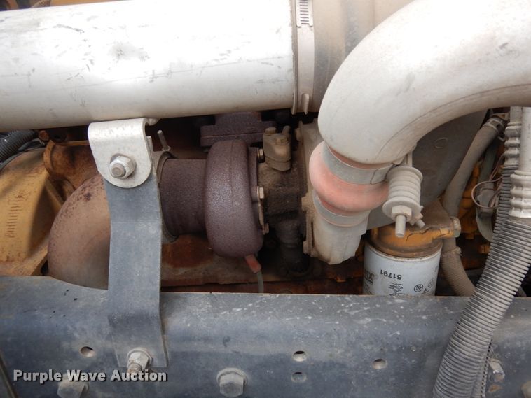 image for item MF9556 1998 GMC T7500  street sweeper truck