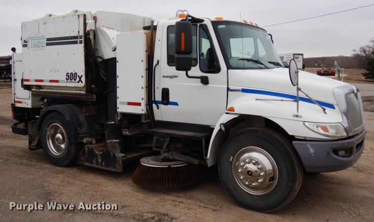 image for item MF9557 2010 International DuraStar 4300  street sweeper truck