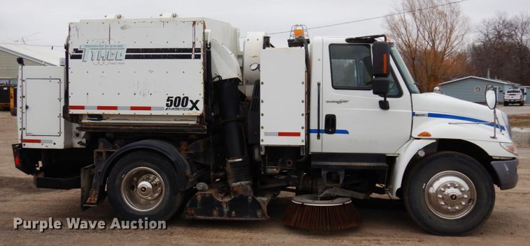 image for item MF9557 2010 International DuraStar 4300  street sweeper truck