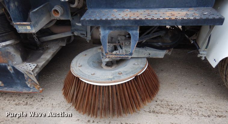 image for item MF9557 2010 International DuraStar 4300  street sweeper truck