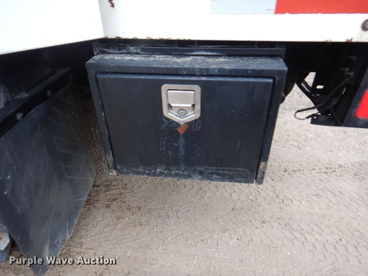 image for item MF9557 2010 International DuraStar 4300  street sweeper truck