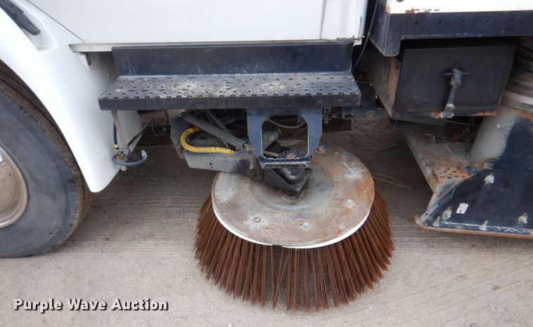 image for item MF9557 2010 International DuraStar 4300  street sweeper truck