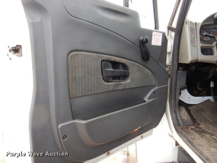 image for item MF9557 2010 International DuraStar 4300  street sweeper truck