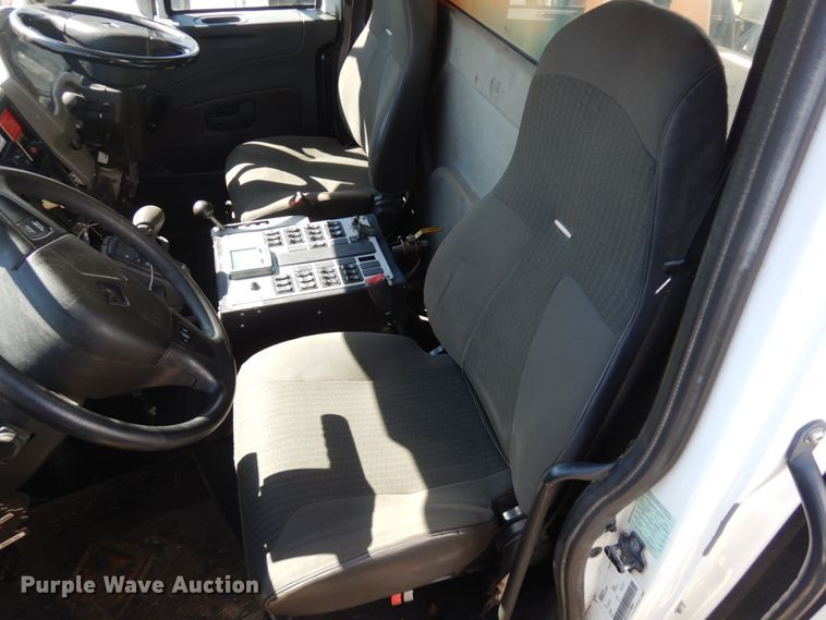 image for item MF9557 2010 International DuraStar 4300  street sweeper truck