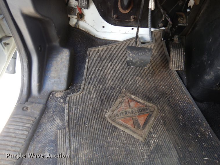 image for item MF9557 2010 International DuraStar 4300  street sweeper truck