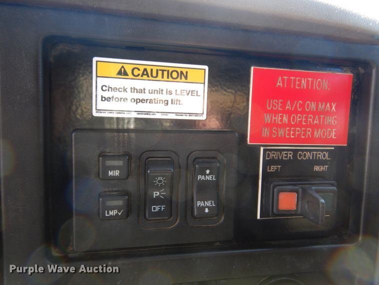 image for item MF9557 2010 International DuraStar 4300  street sweeper truck