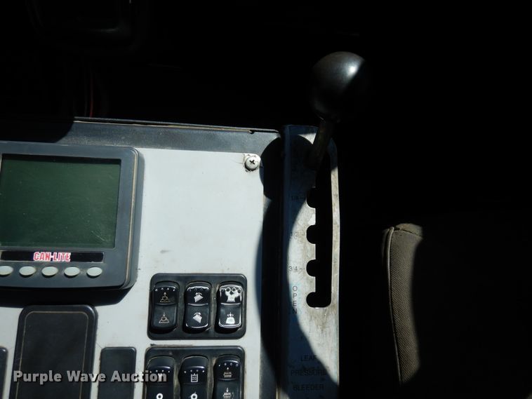 image for item MF9557 2010 International DuraStar 4300  street sweeper truck