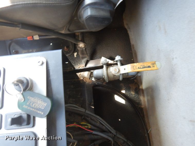 image for item MF9557 2010 International DuraStar 4300  street sweeper truck