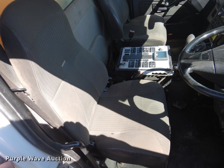 image for item MF9557 2010 International DuraStar 4300  street sweeper truck