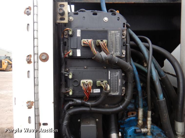 image for item MF9557 2010 International DuraStar 4300  street sweeper truck