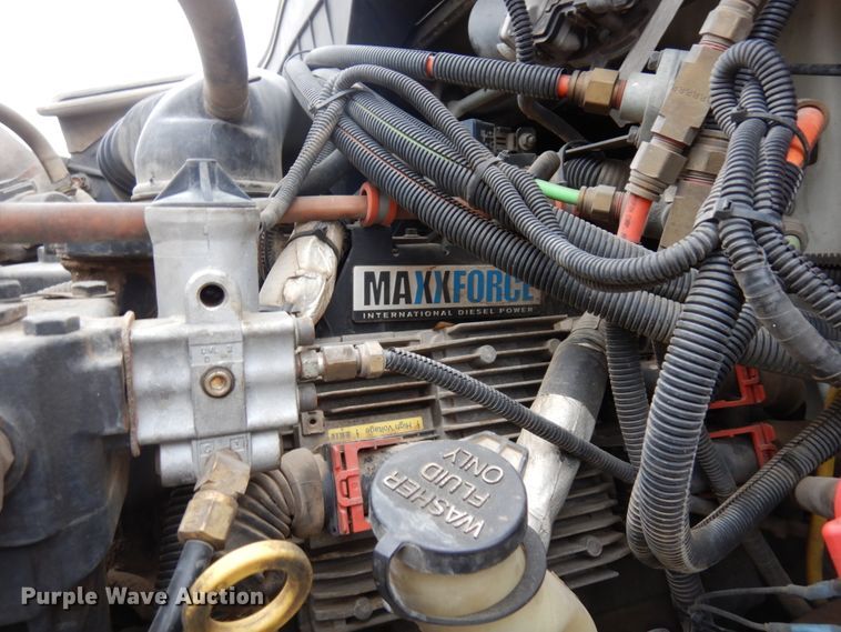 image for item MF9557 2010 International DuraStar 4300  street sweeper truck